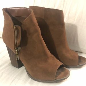 Carlos Santana brown suede zip bootie 7